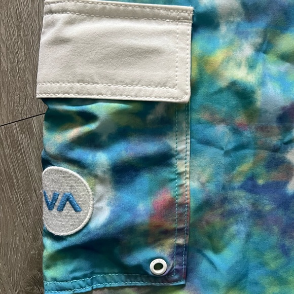 RVCA Size 36 Mens Multicolor Swim Trunks - Picture 3 of 4